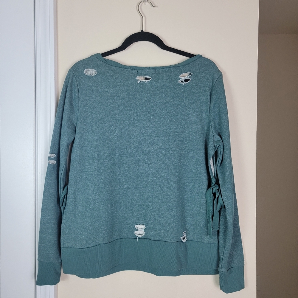 Romeo &Juliet Couture Sage Green Distressed Crew neck Sweatshirt Pullover Sz S - Picture 7 of 12